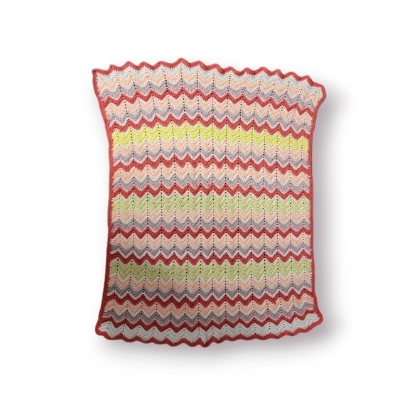 Vintage Hand Crocheted / Hand Knit Zig Zag Pattern Afghan 38'x44' - Picture 3 of 7